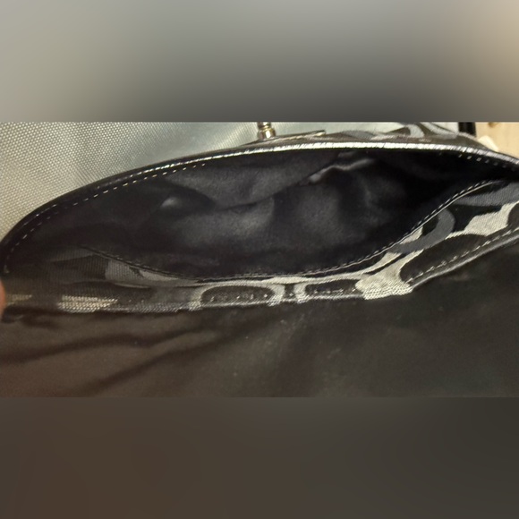 💕 NWT Vintage Coach Signature Turnlock Wristlet in black & grey monogram canvas